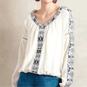 Anthropologie Akemi + Kin Merewen Embroidered Peasant Top X-Small Natural Boho